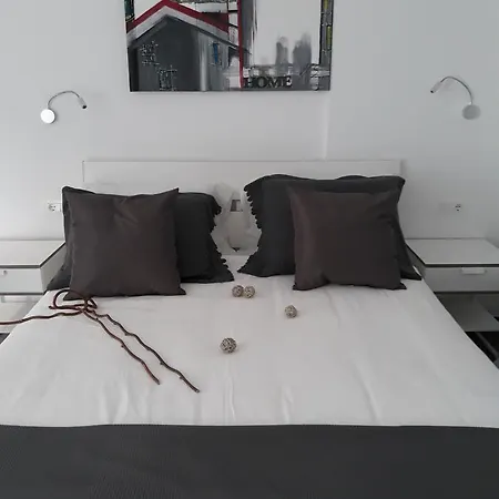 ベッド・アンド・ブレックファスト Vela 3*